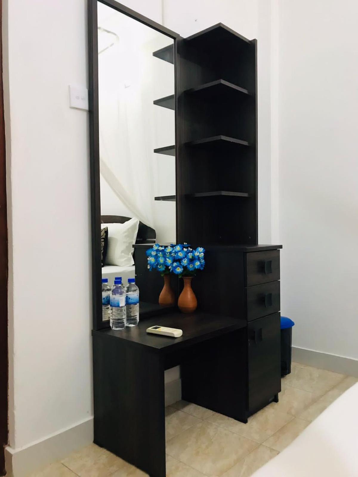 Kavee Transit Hotel Katunayaka Bagian luar foto
