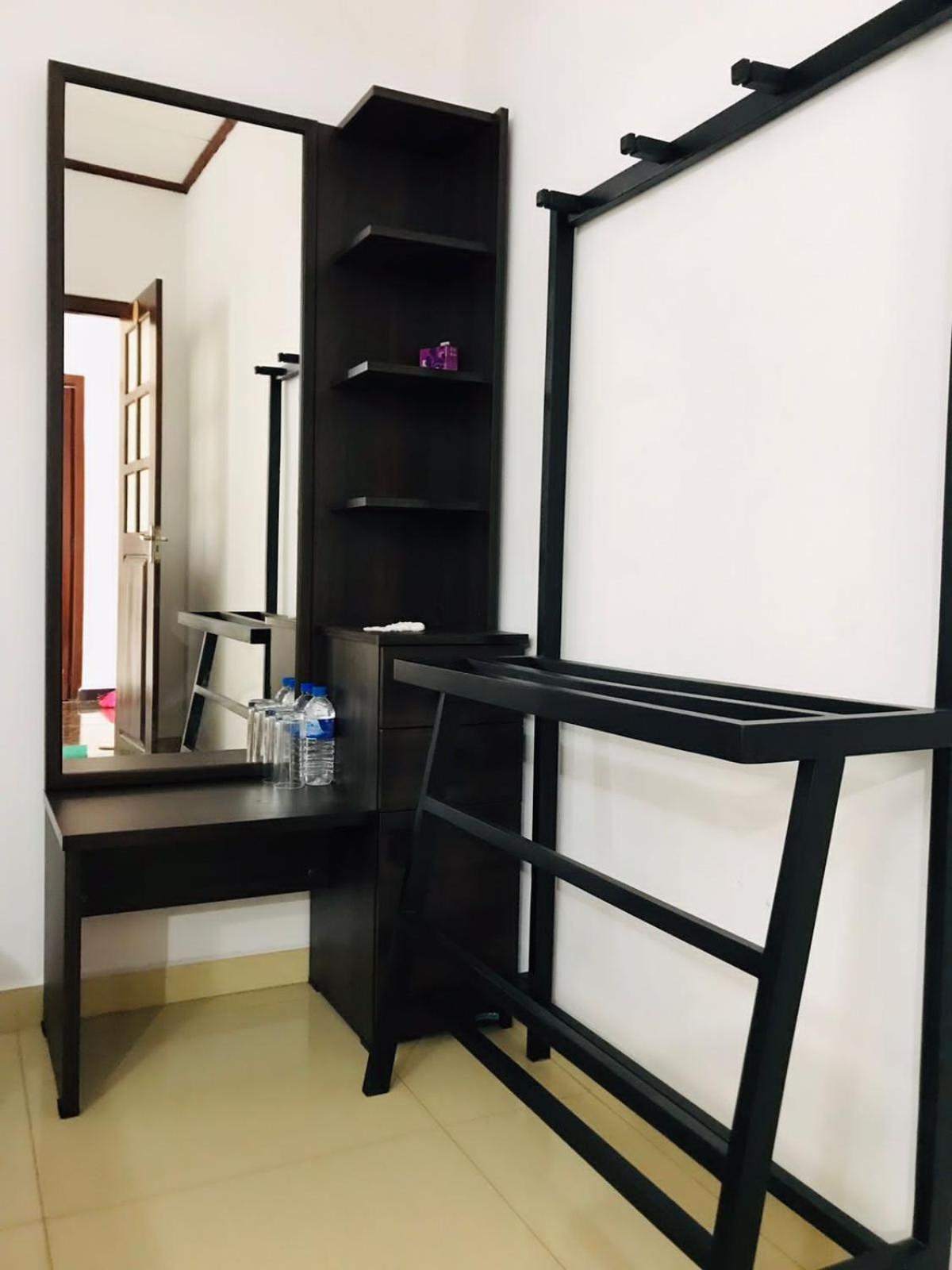 Kavee Transit Hotel Katunayaka Bagian luar foto